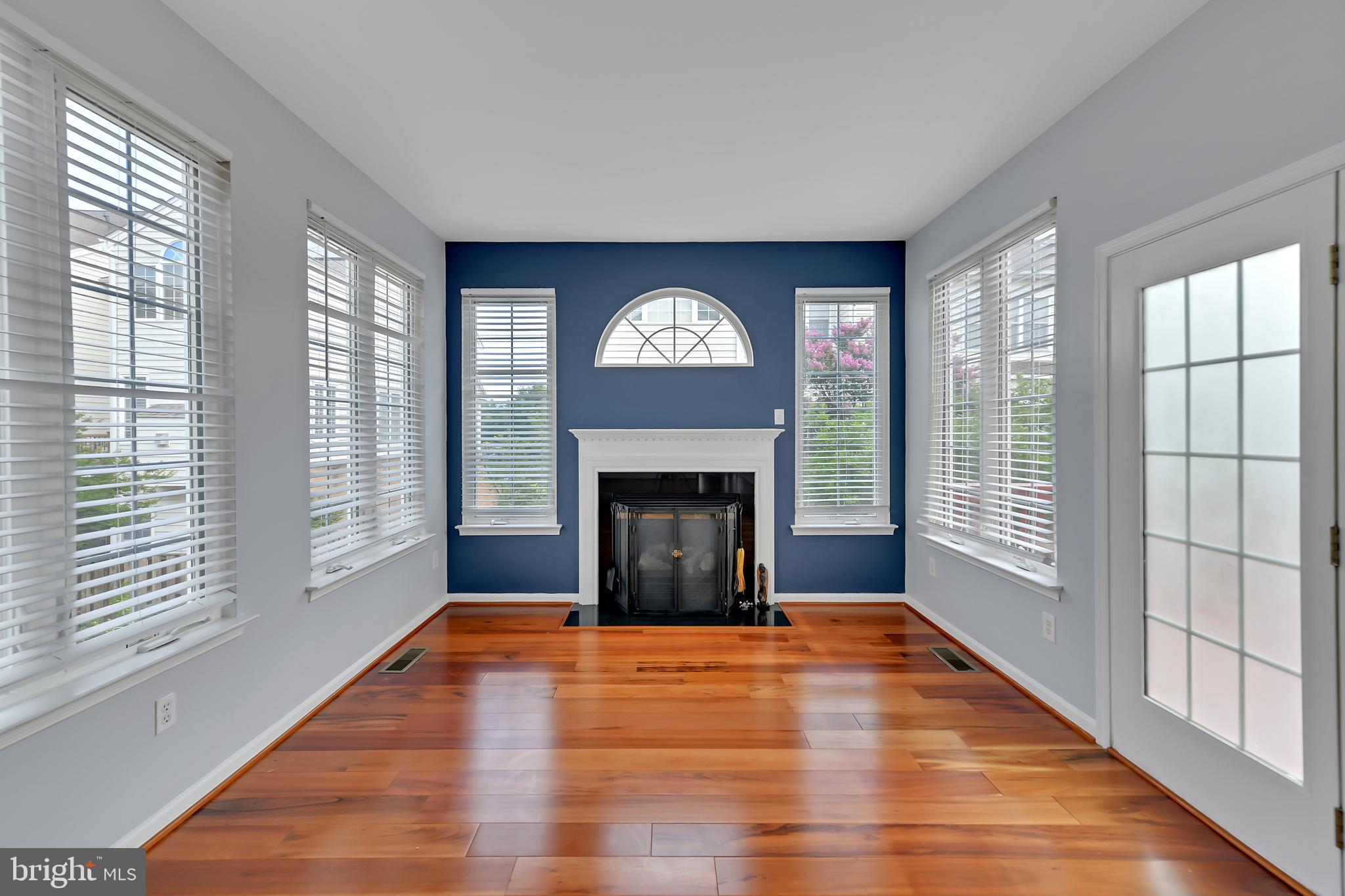 SOUTH RIDING - Residential