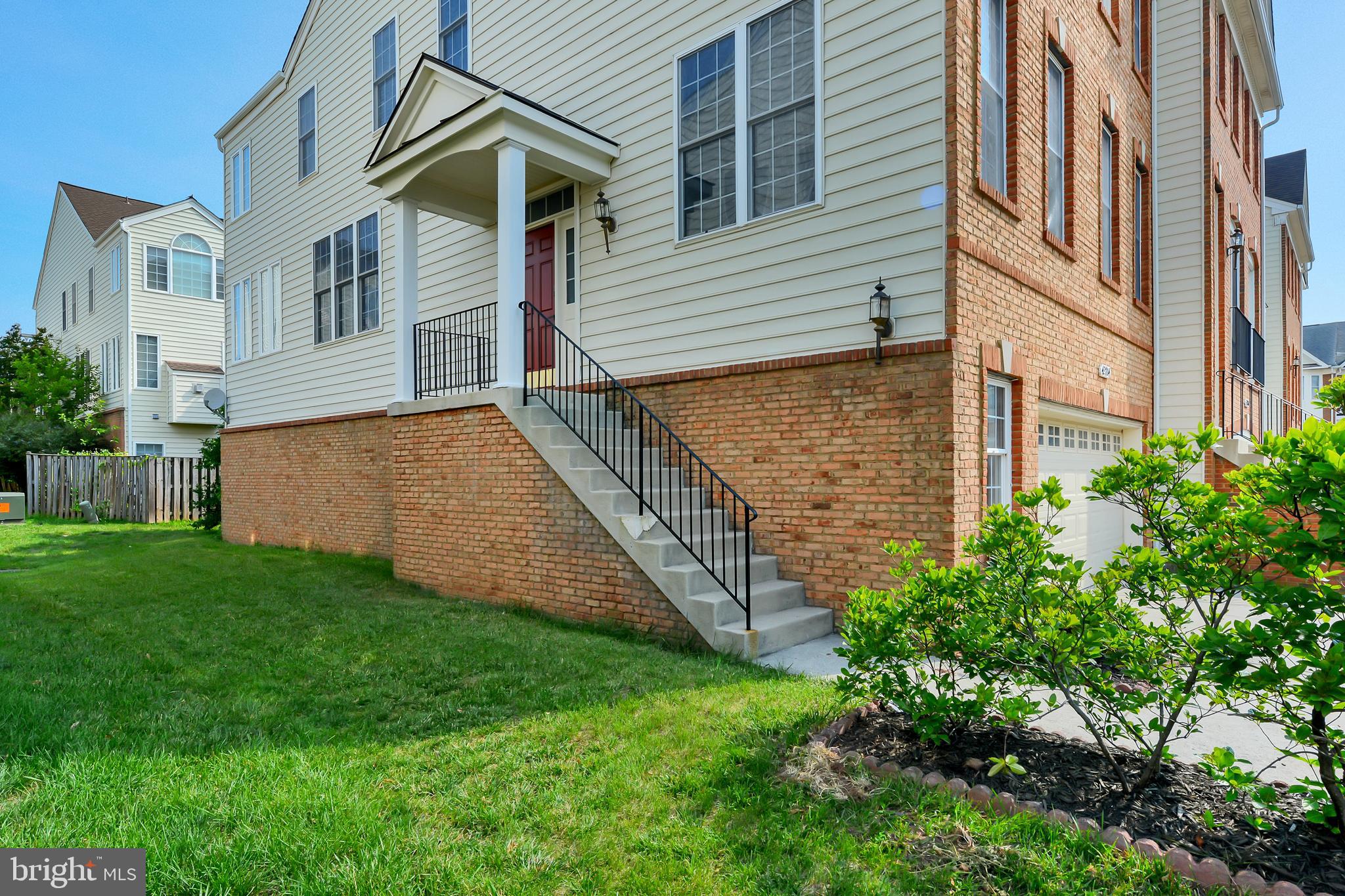 SOUTH RIDING - Residential