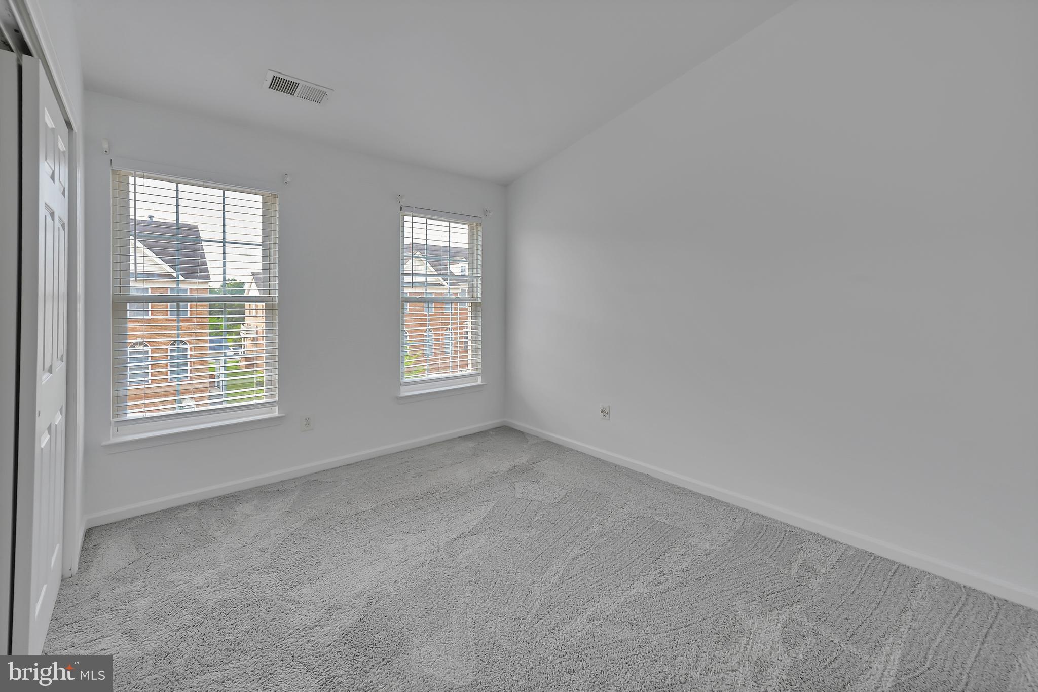 SOUTH RIDING - Residential