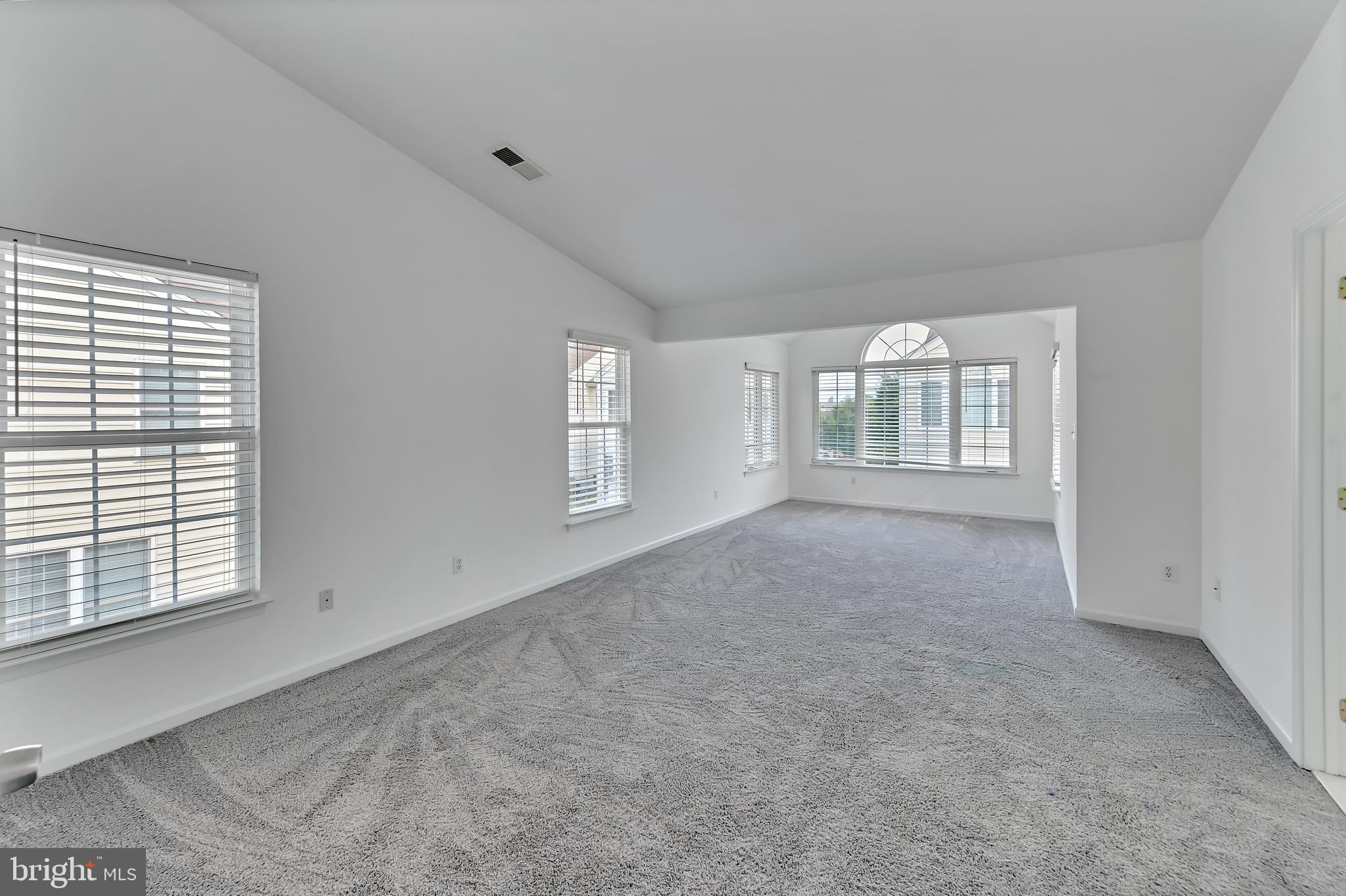 SOUTH RIDING - Residential