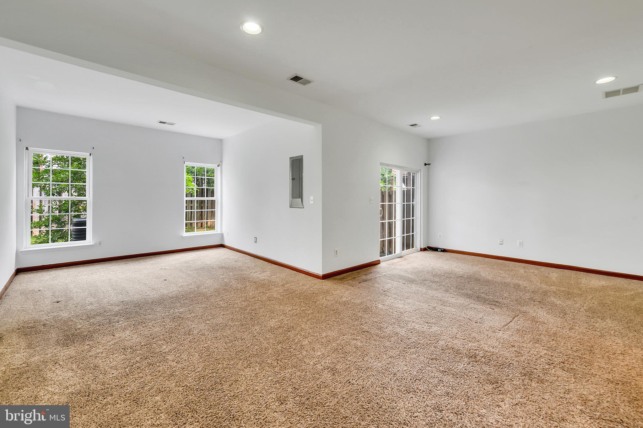 SOUTH RIDING - Residential