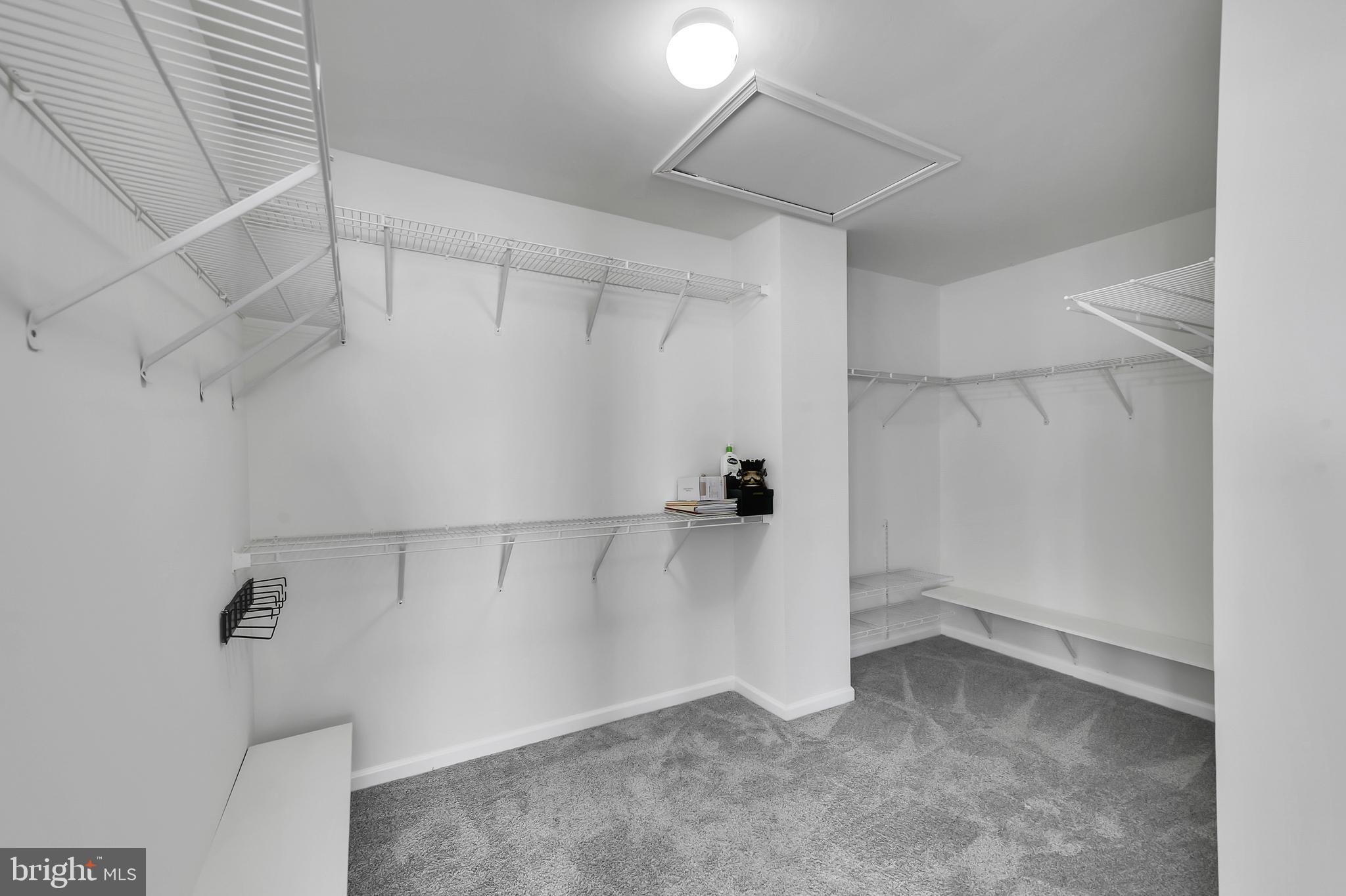 SOUTH RIDING - Residential