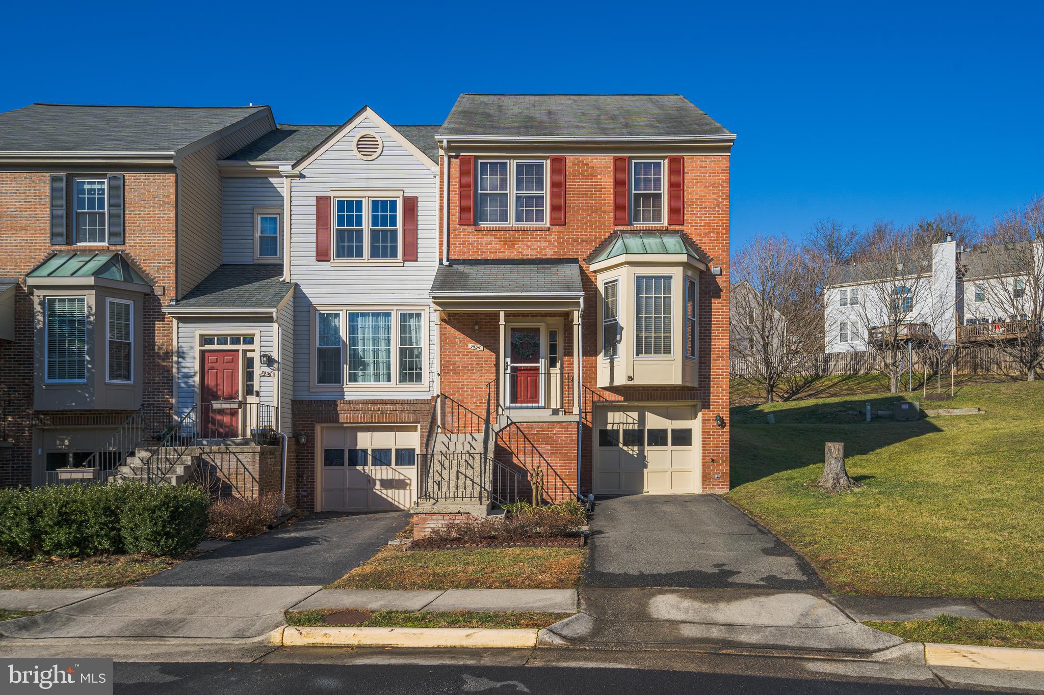 ***Open house on Sunday 1/28, 1-4 pm is cancelled***
Welcome to the beautiful 3-bed, 2-full-bath, and 2-half-bath end-unit townhome in Westwater Point! The kitchen and all bathrooms have been renovated. It's your time to relax and enjoy the new home! The house comes with furniture, so you can just move in with your personal belongings. Very easy! The yard is fenced and well-maintained. Indulge in gardening during the spring and host BBQs in the summer. Located in the West Springfield HS district, it's a must-see!