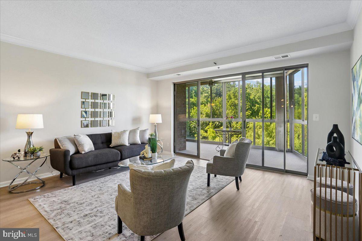 VANTAGE POINT WEST AT LW - Residential