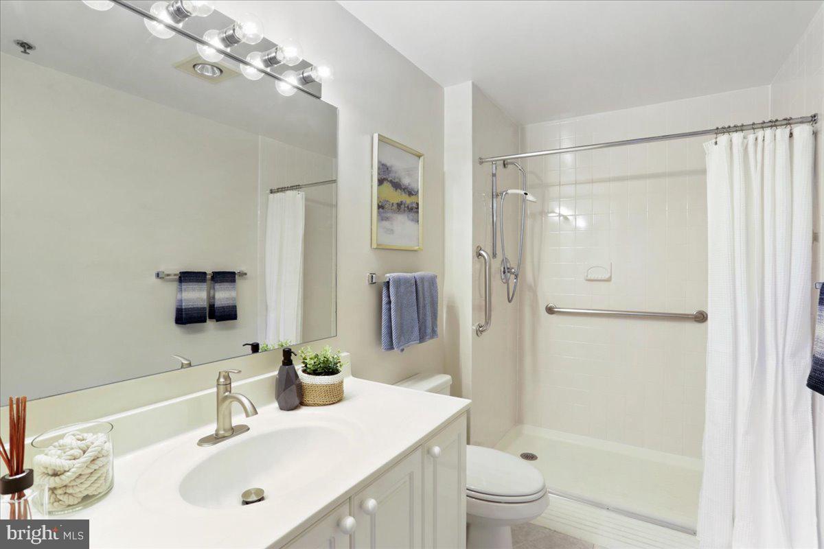 VANTAGE POINT WEST AT LW - Residential