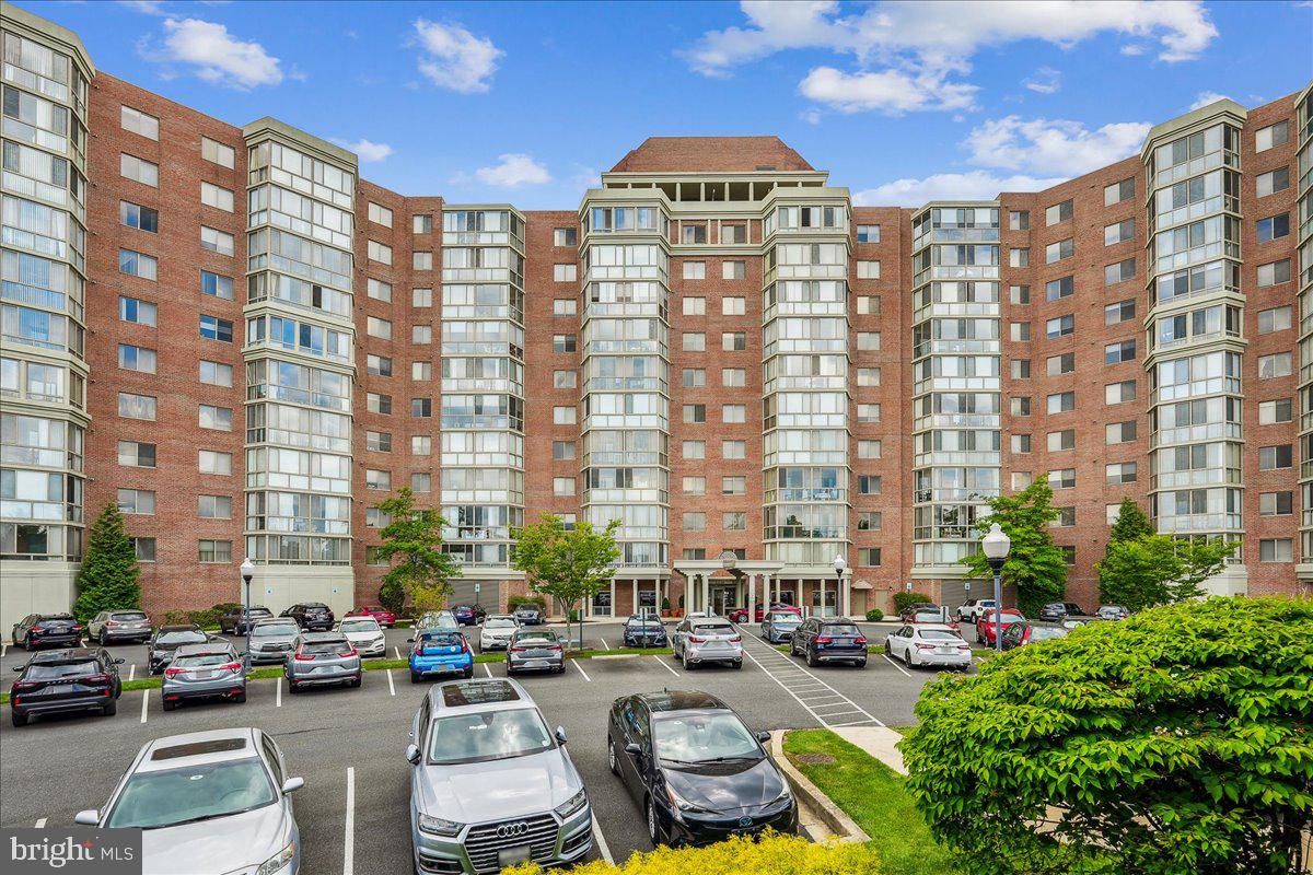 VANTAGE POINT WEST AT LW - Residential
