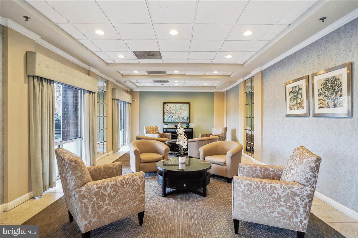 VANTAGE POINT WEST AT LW - Residential