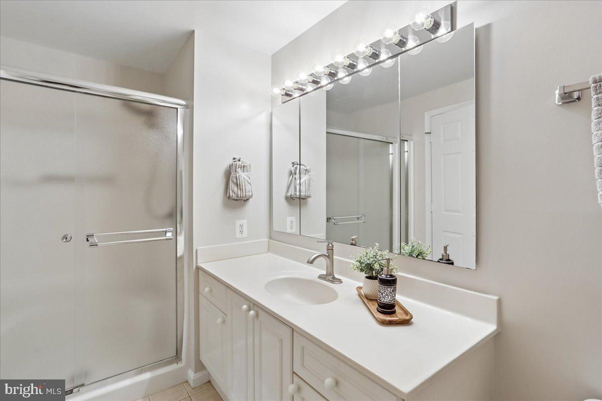 VANTAGE POINT WEST AT LW - Residential