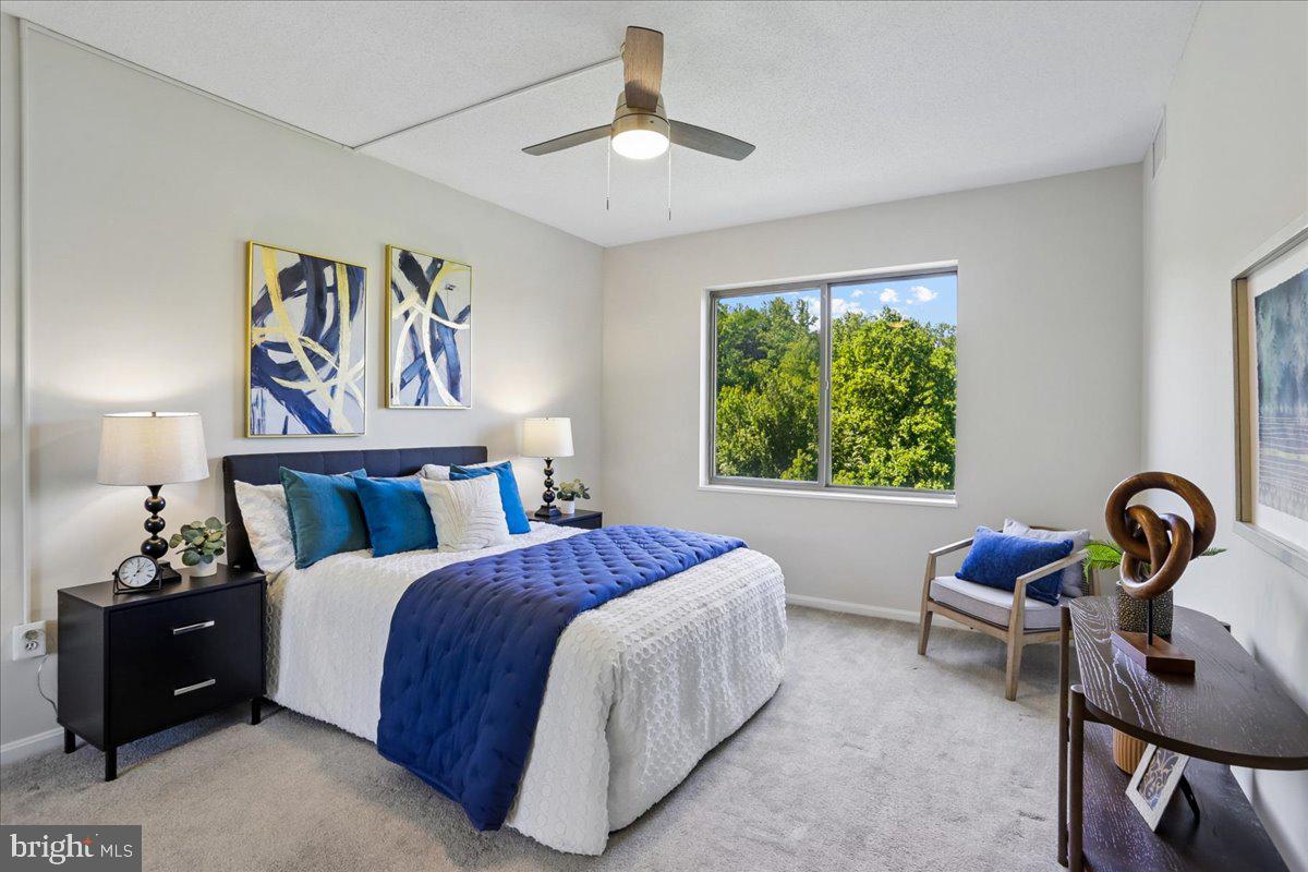 VANTAGE POINT WEST AT LW - Residential