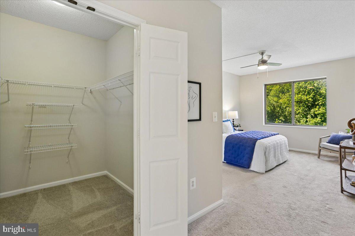 VANTAGE POINT WEST AT LW - Residential