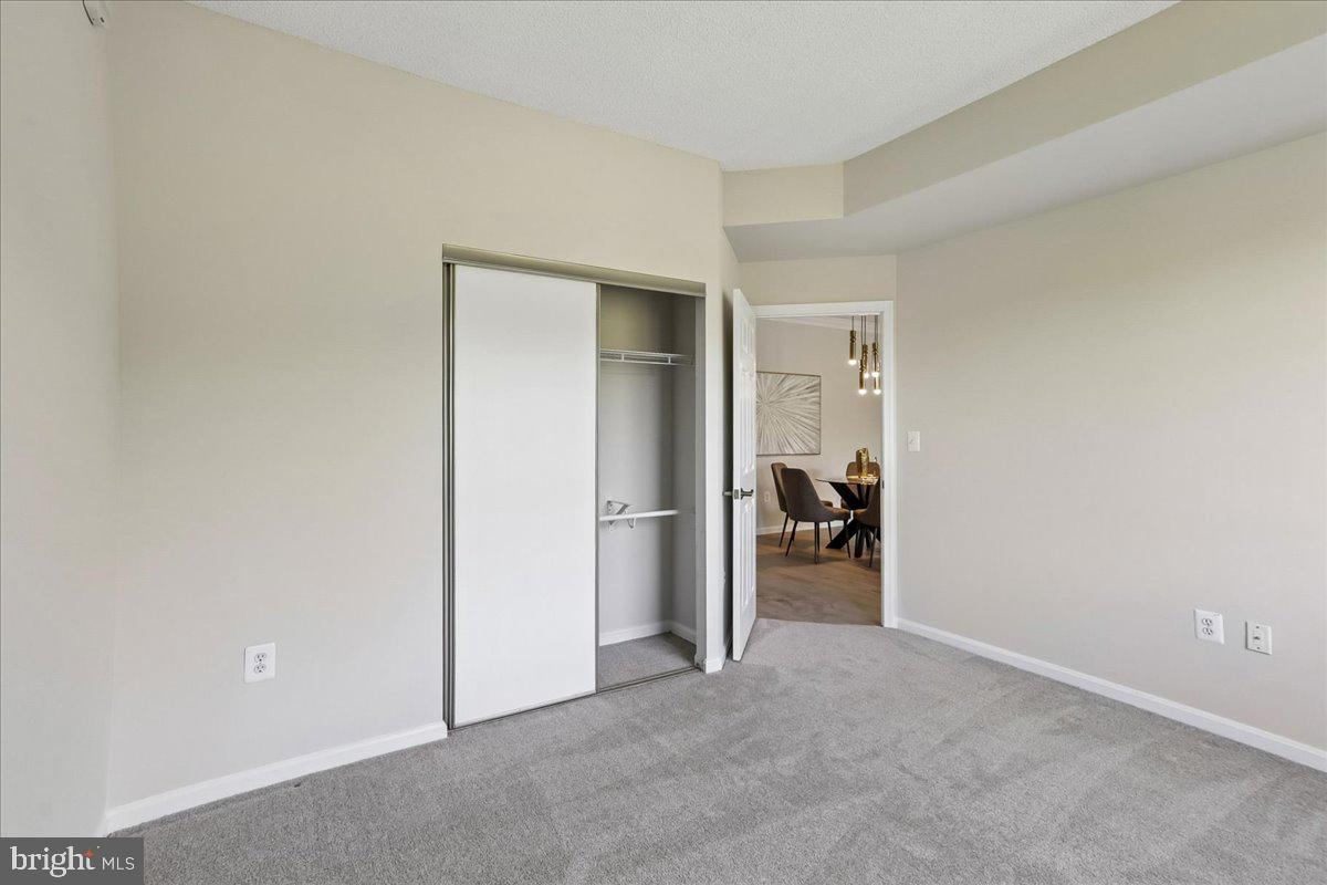 VANTAGE POINT WEST AT LW - Residential