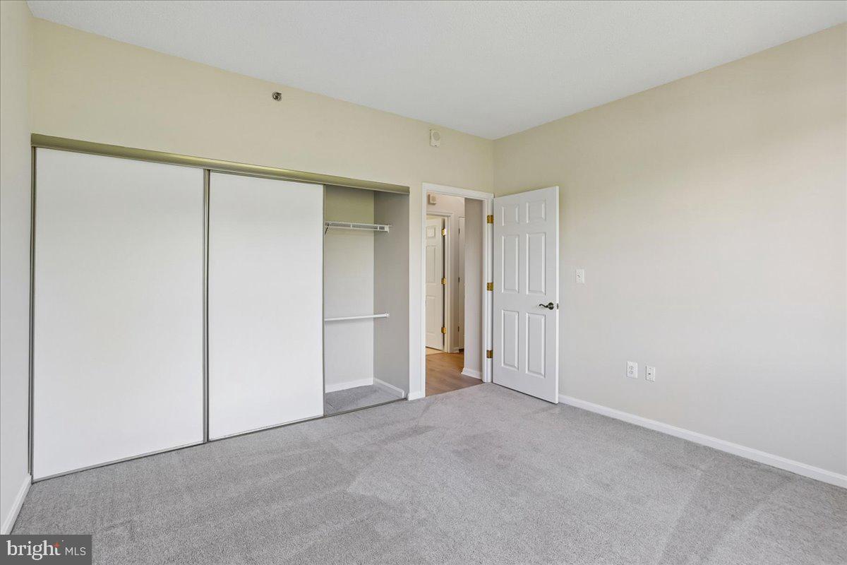 VANTAGE POINT WEST AT LW - Residential