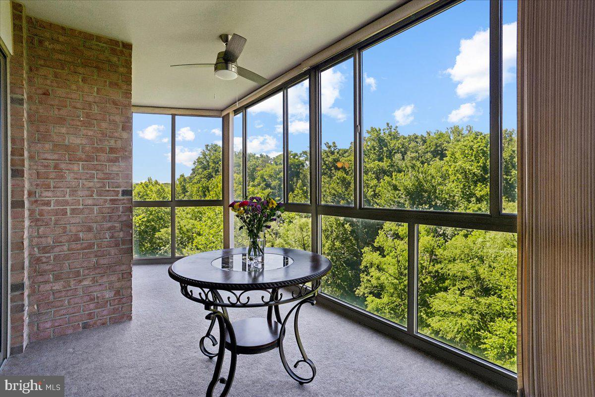 VANTAGE POINT WEST AT LW - Residential