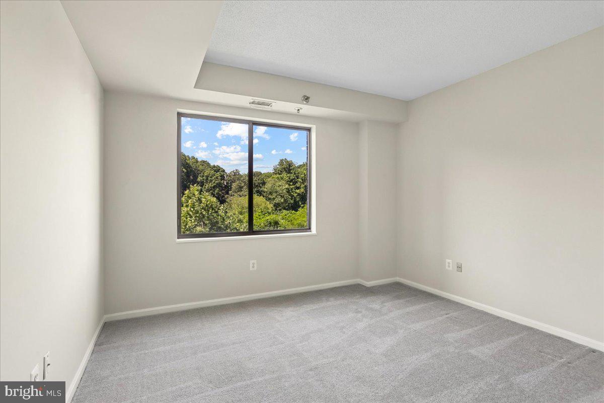 VANTAGE POINT WEST AT LW - Residential