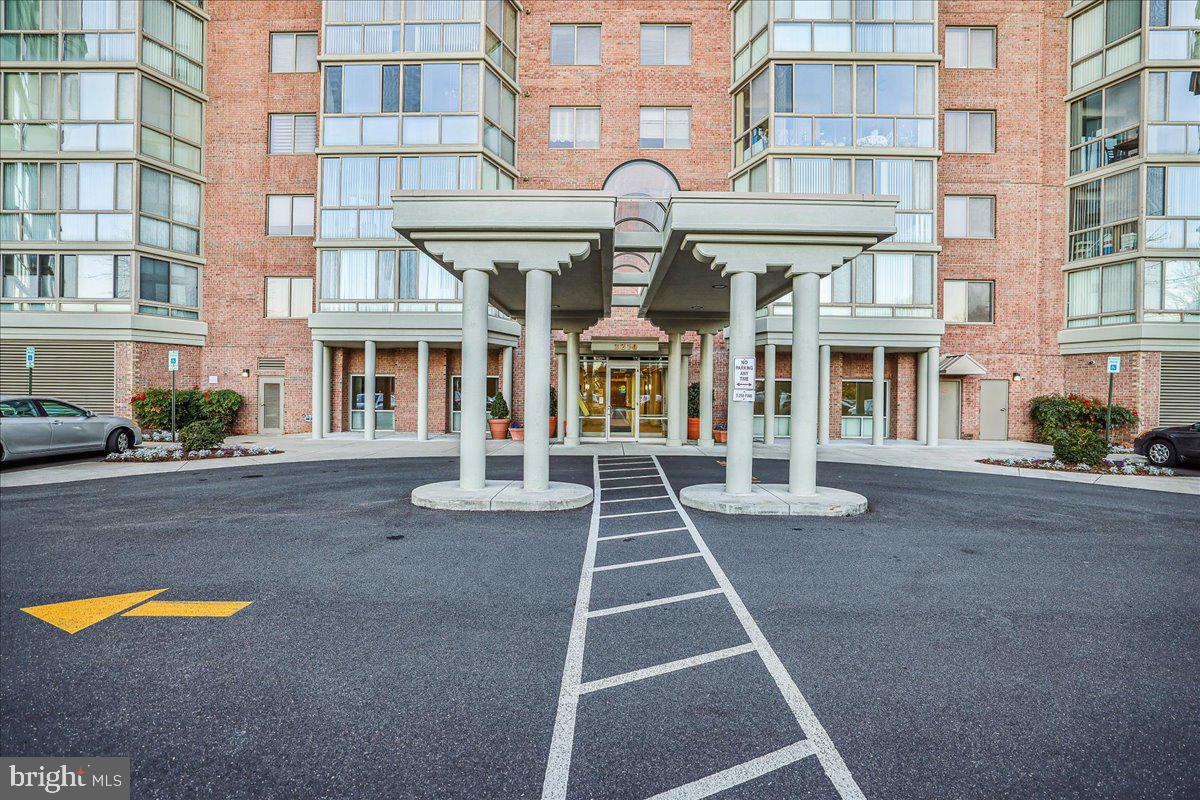 VANTAGE POINT WEST AT LW - Residential