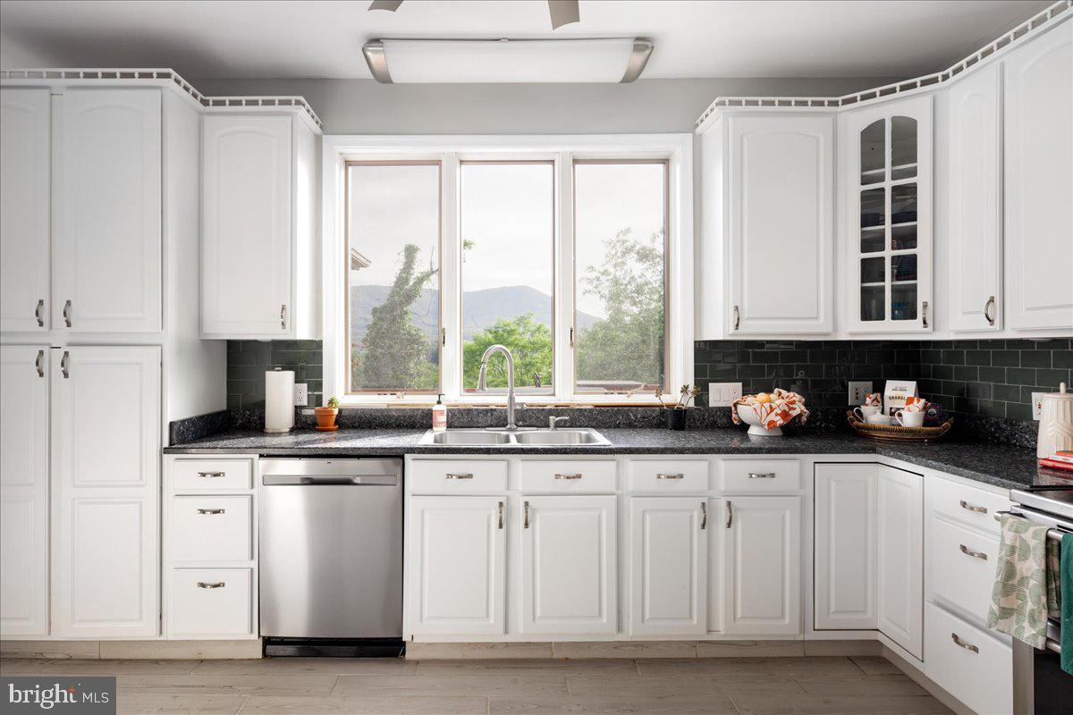 CREST RIVER FARMS - Residential
