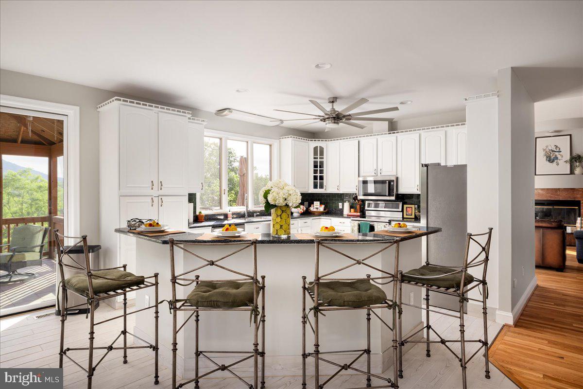 CREST RIVER FARMS - Residential