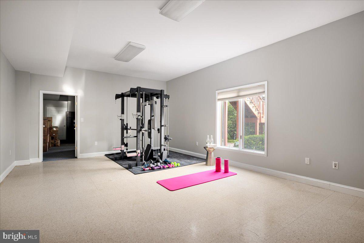 CREST RIVER FARMS - Residential