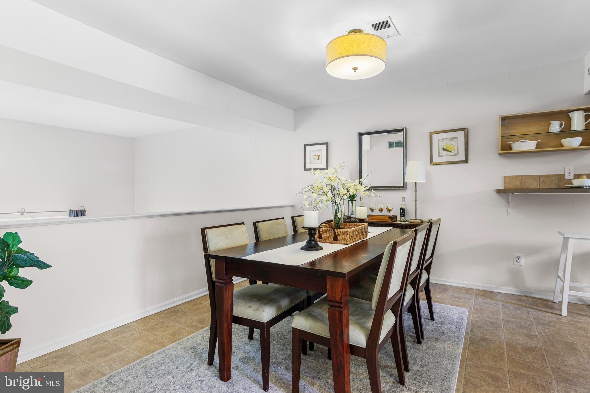 DEVON SQUARE - Residential