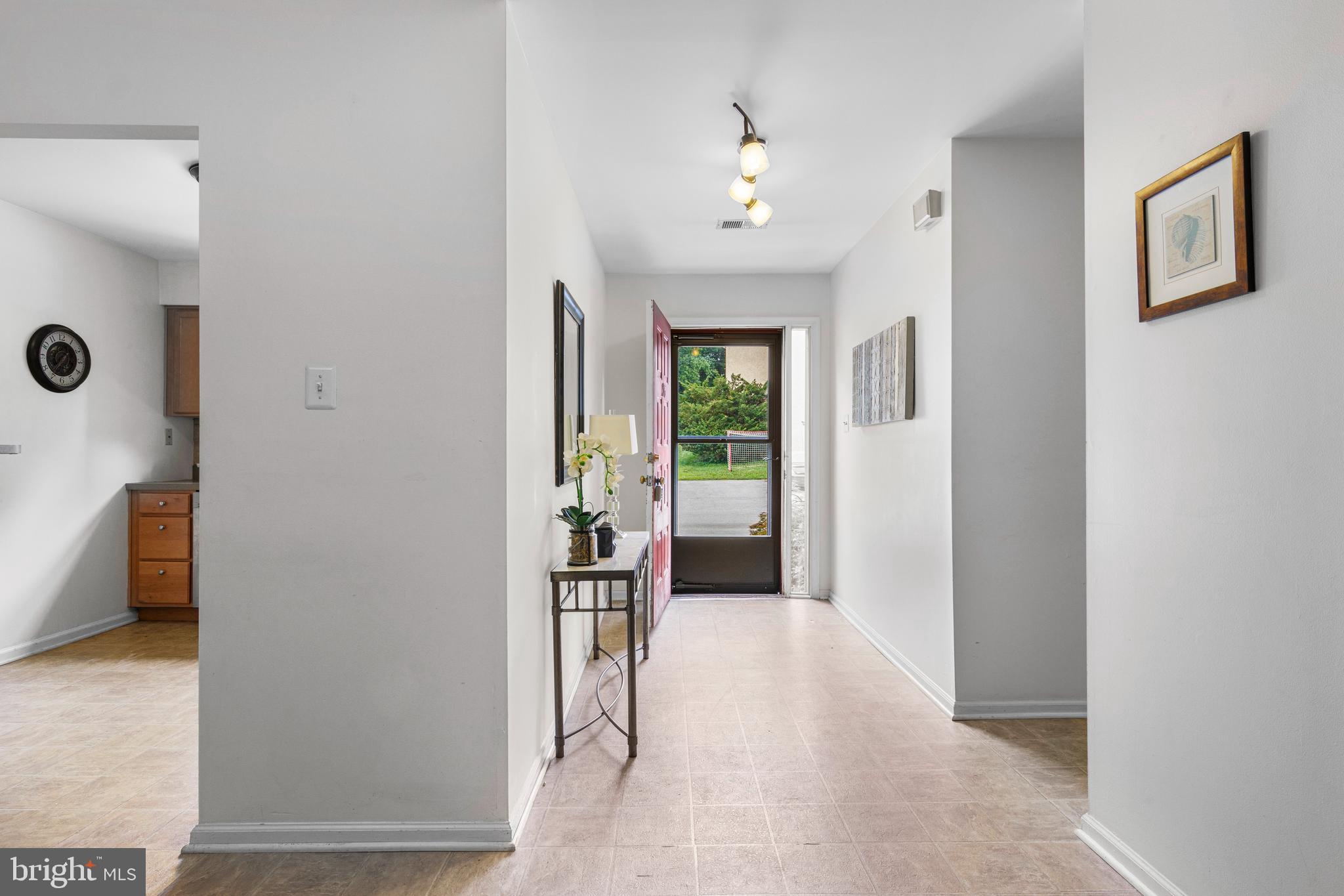 DEVON SQUARE - Residential
