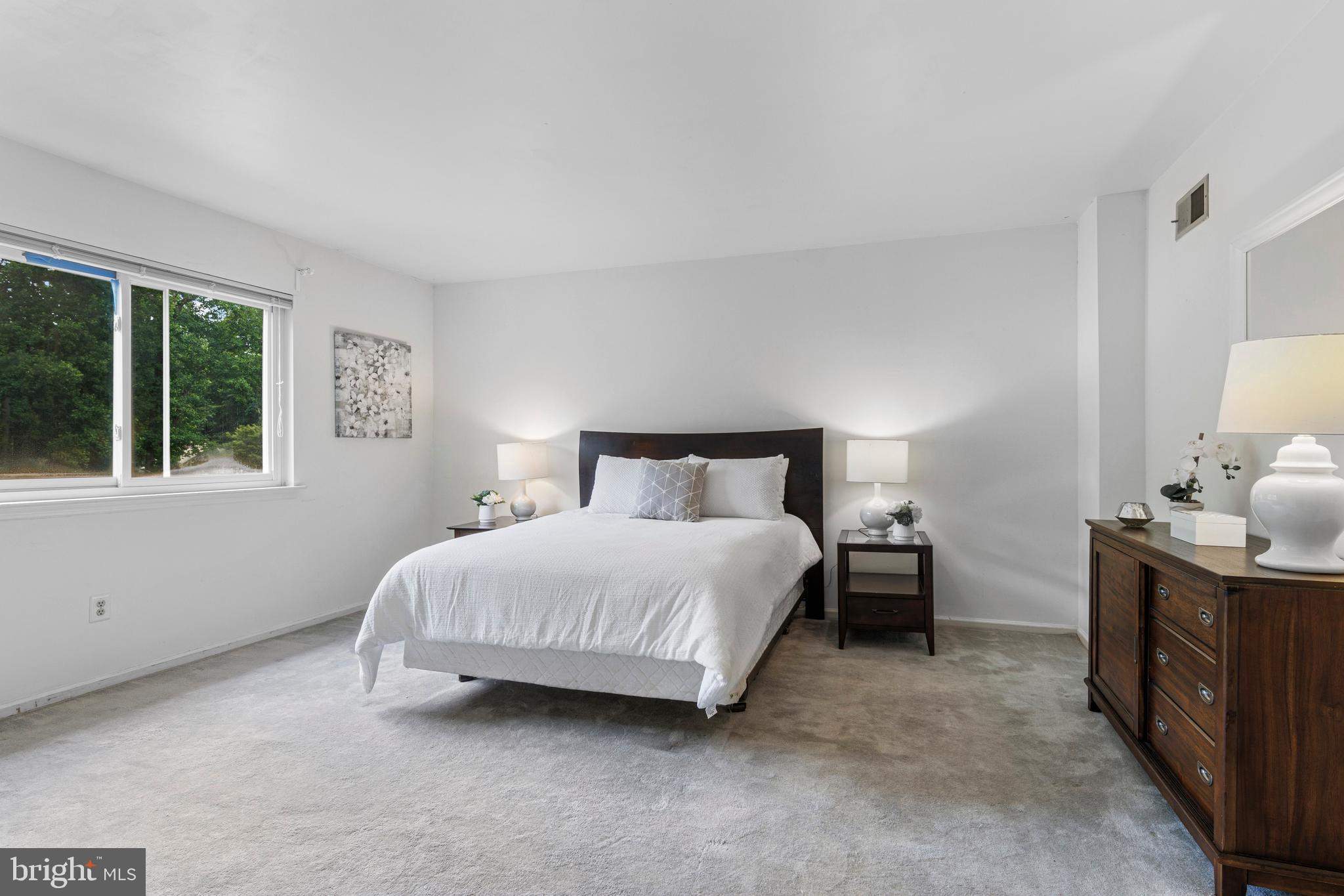 DEVON SQUARE - Residential