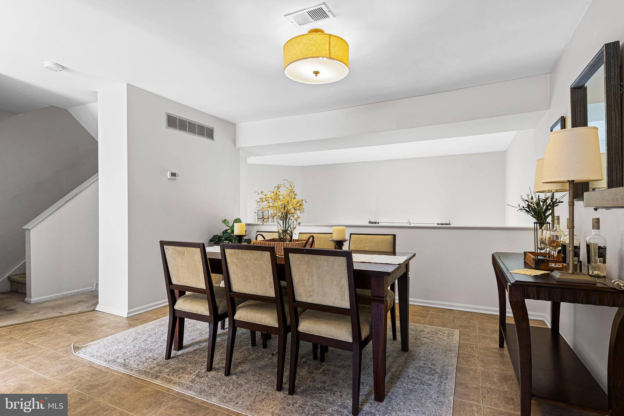 DEVON SQUARE - Residential