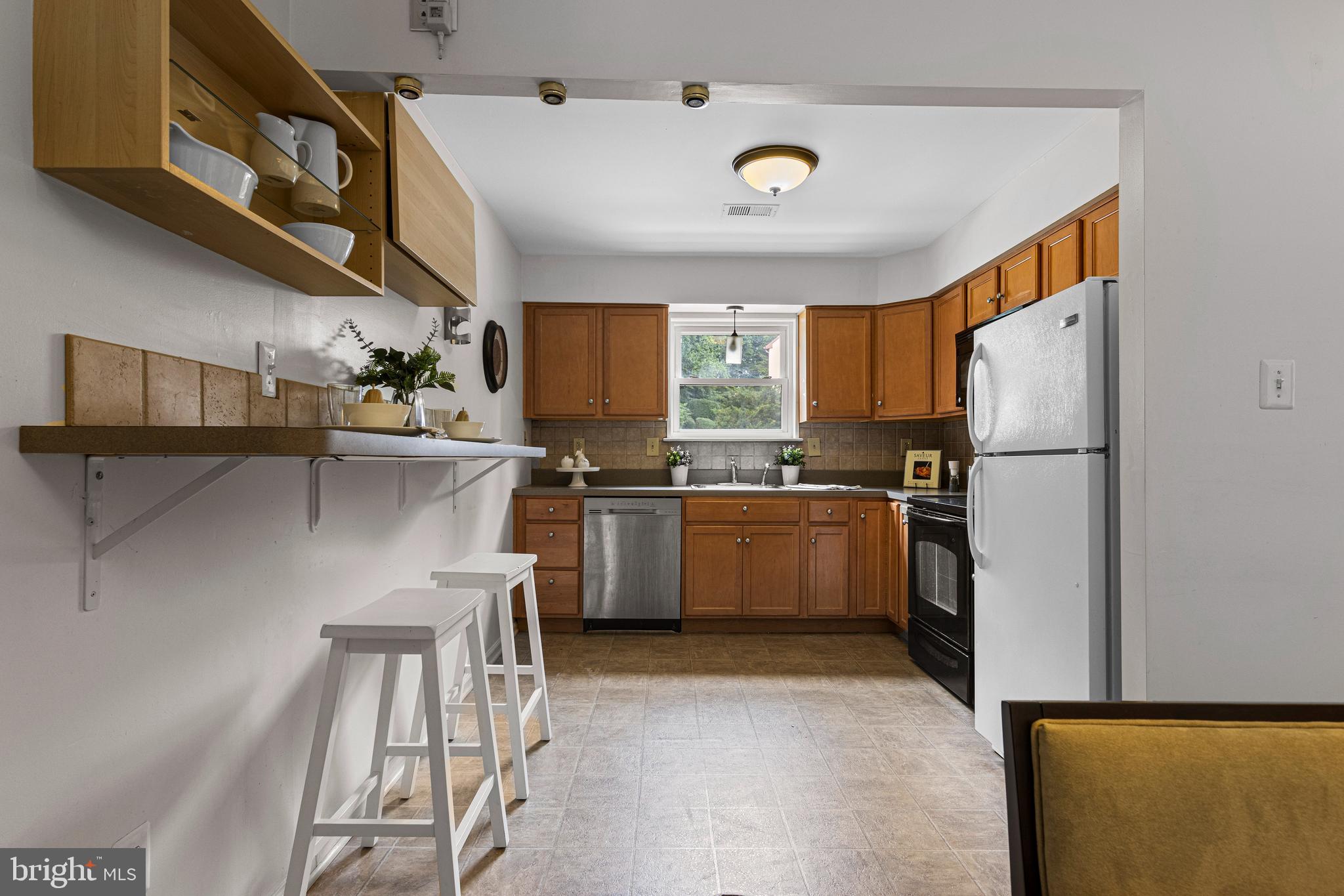 DEVON SQUARE - Residential