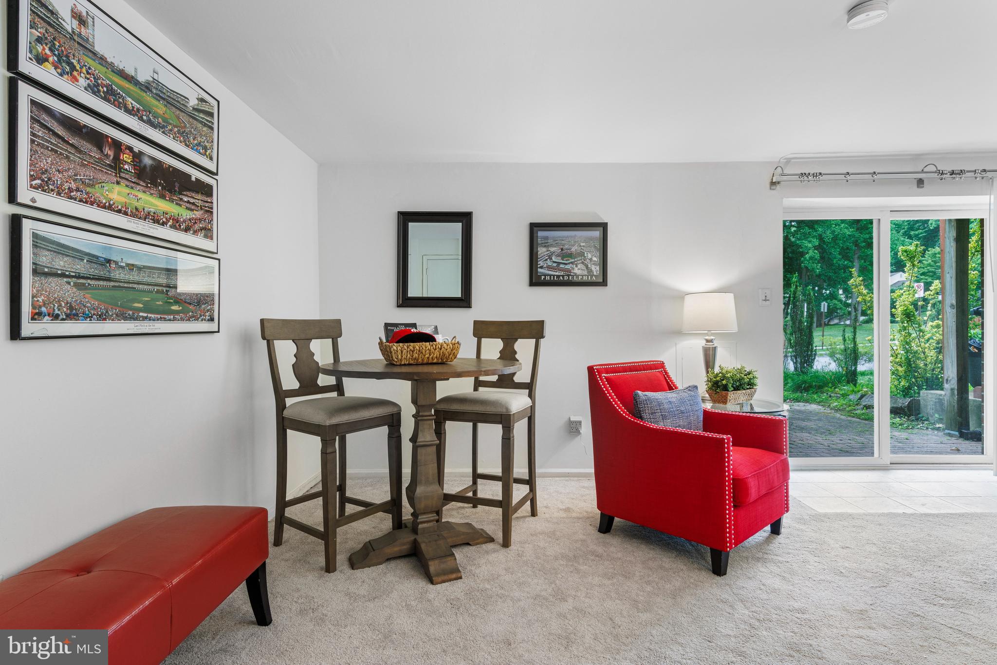 DEVON SQUARE - Residential