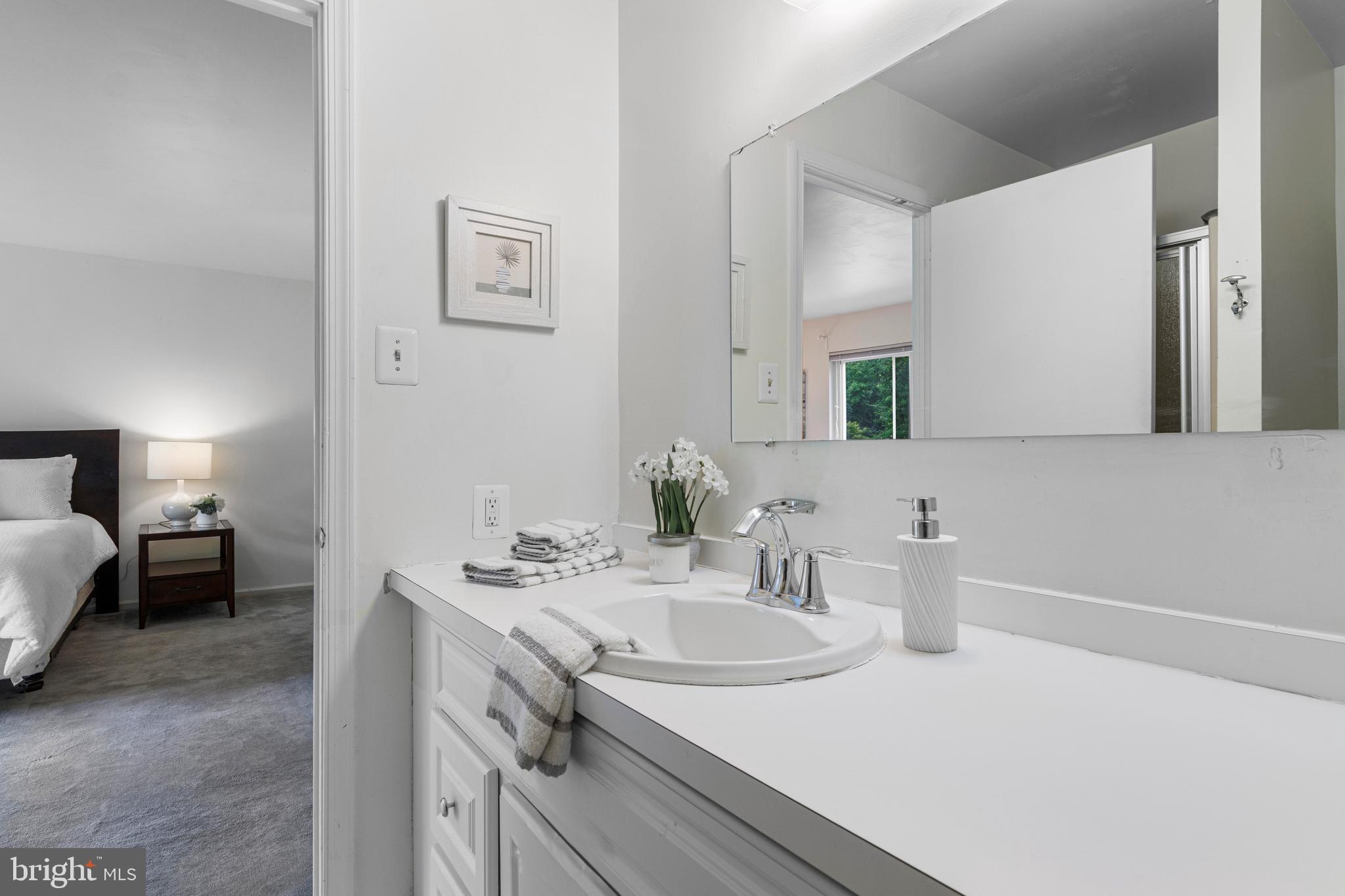 DEVON SQUARE - Residential