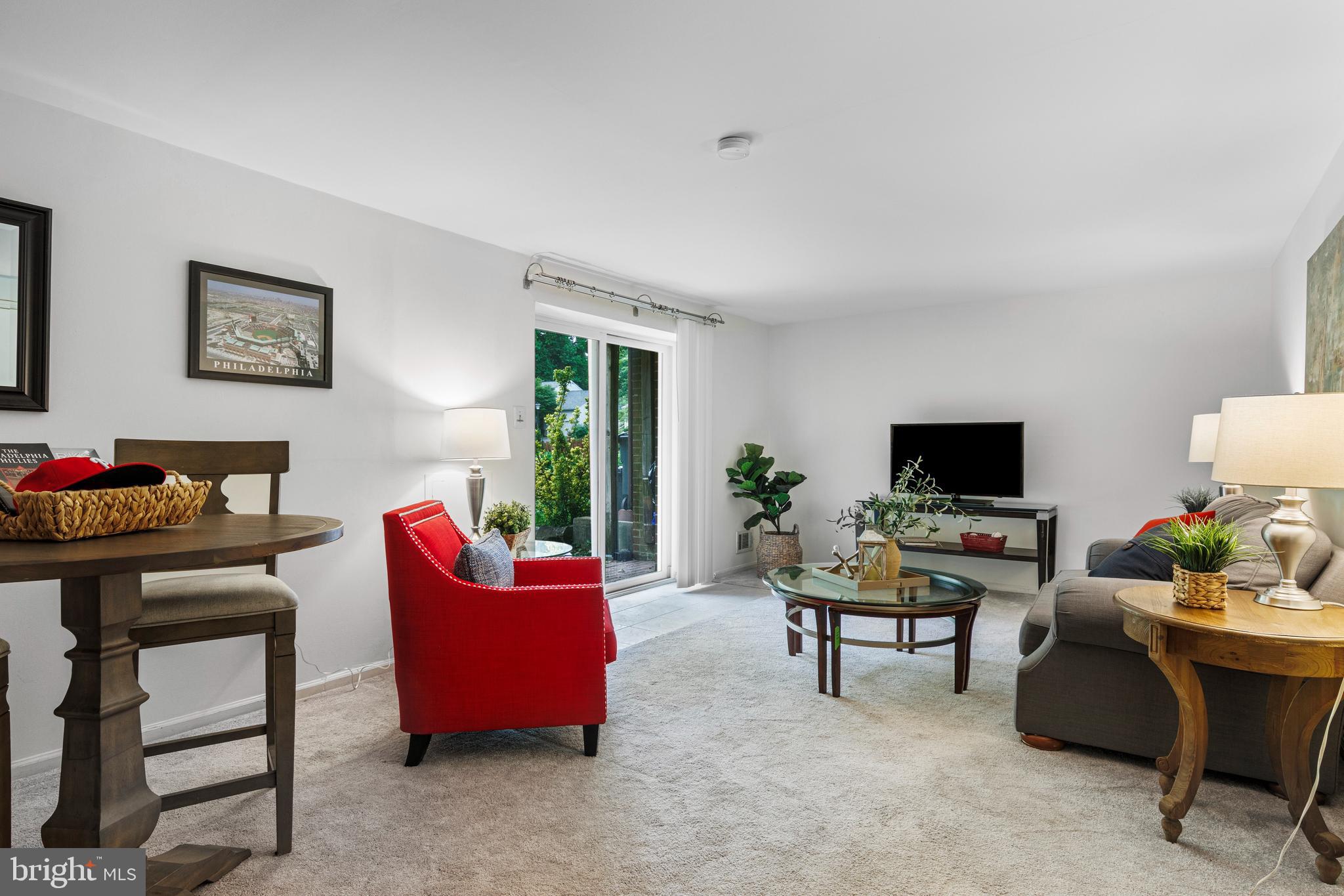 DEVON SQUARE - Residential