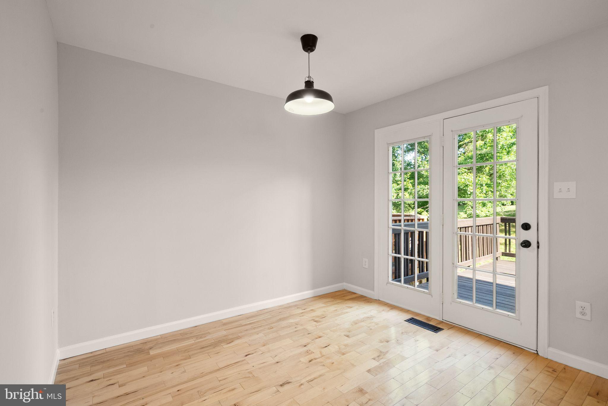 ASHBURN FARM - Residential