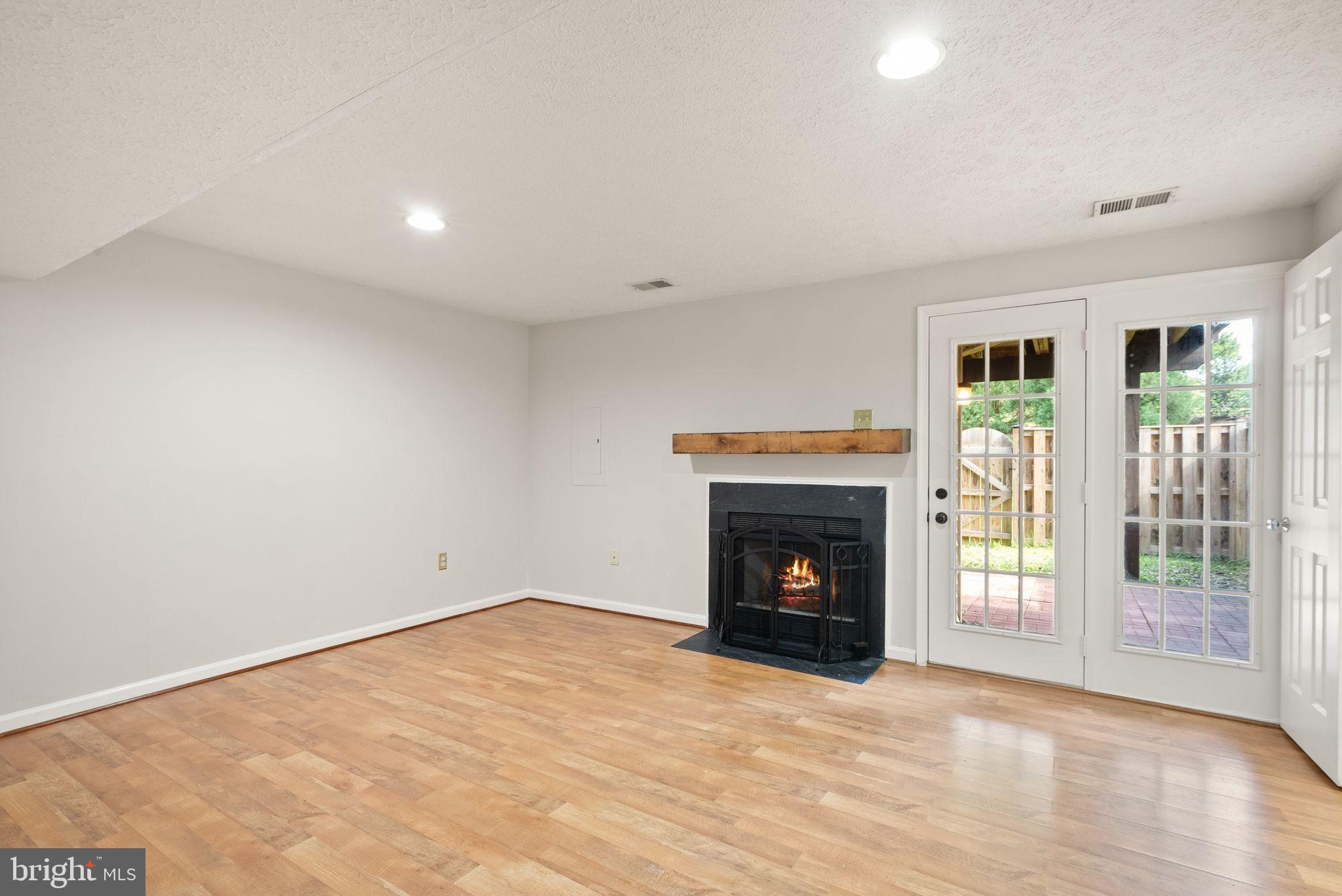 ASHBURN FARM - Residential