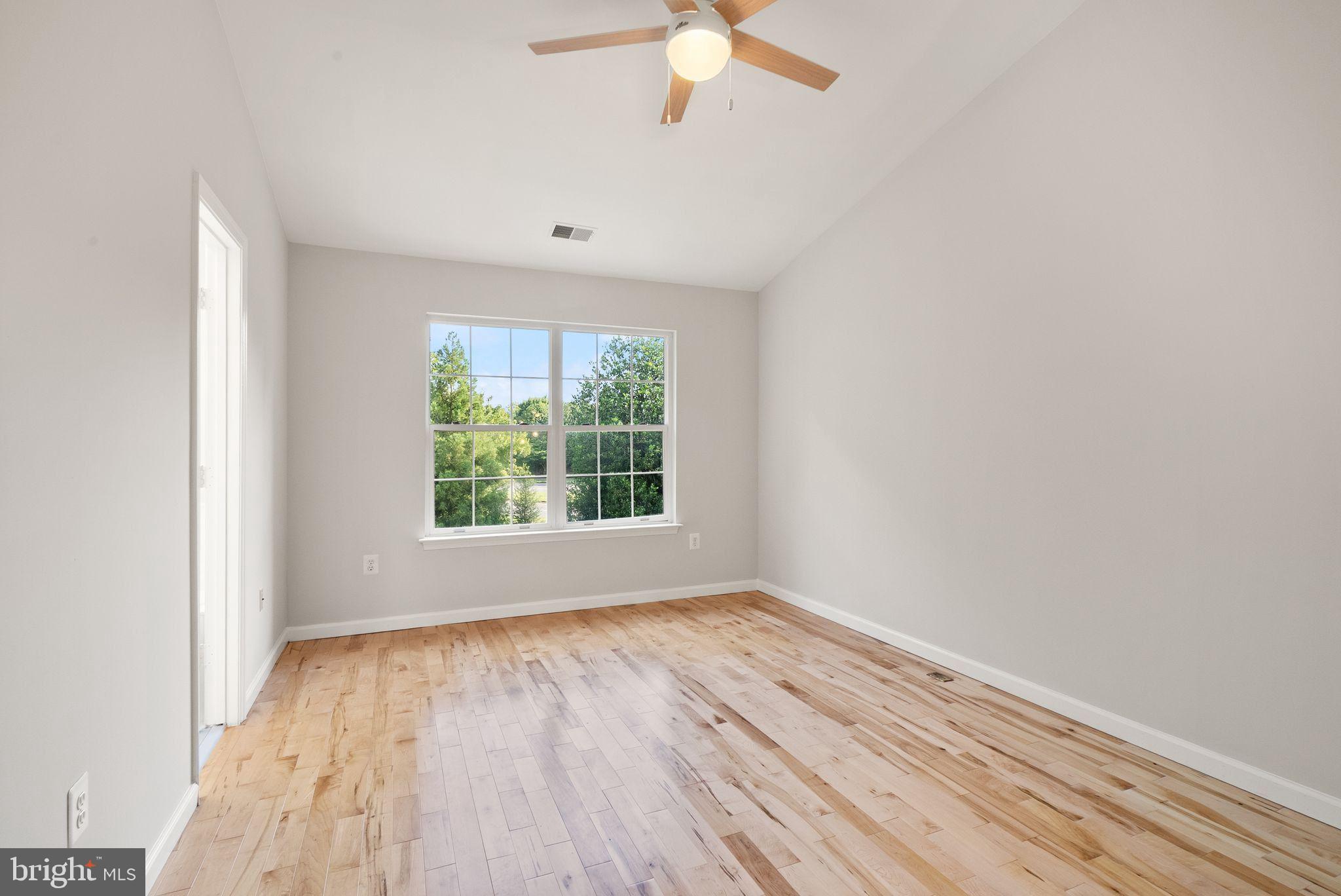 ASHBURN FARM - Residential