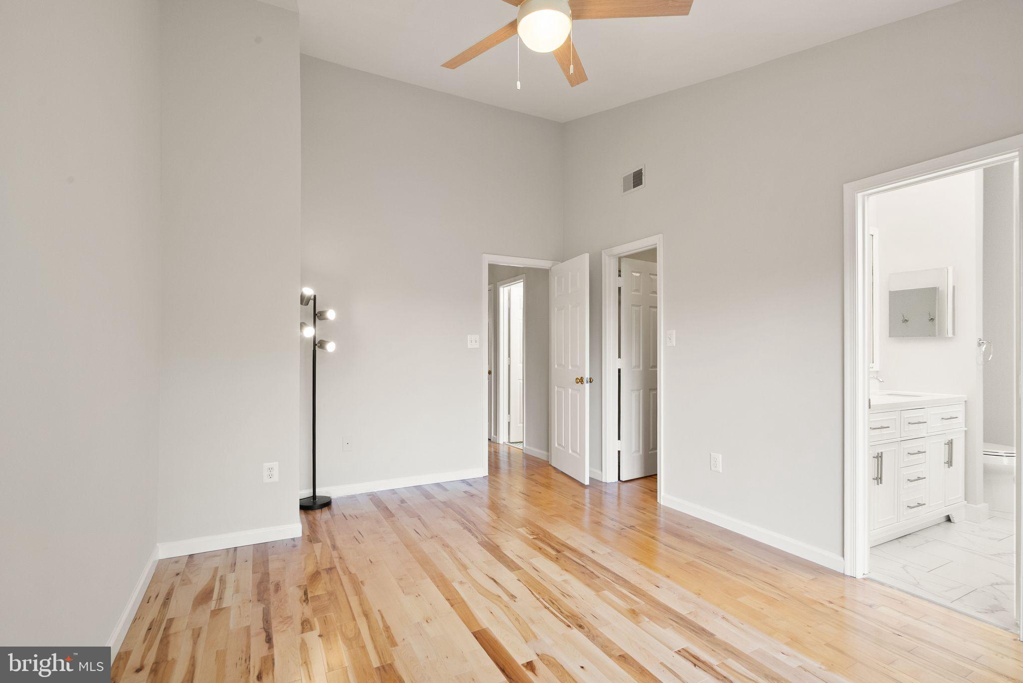ASHBURN FARM - Residential