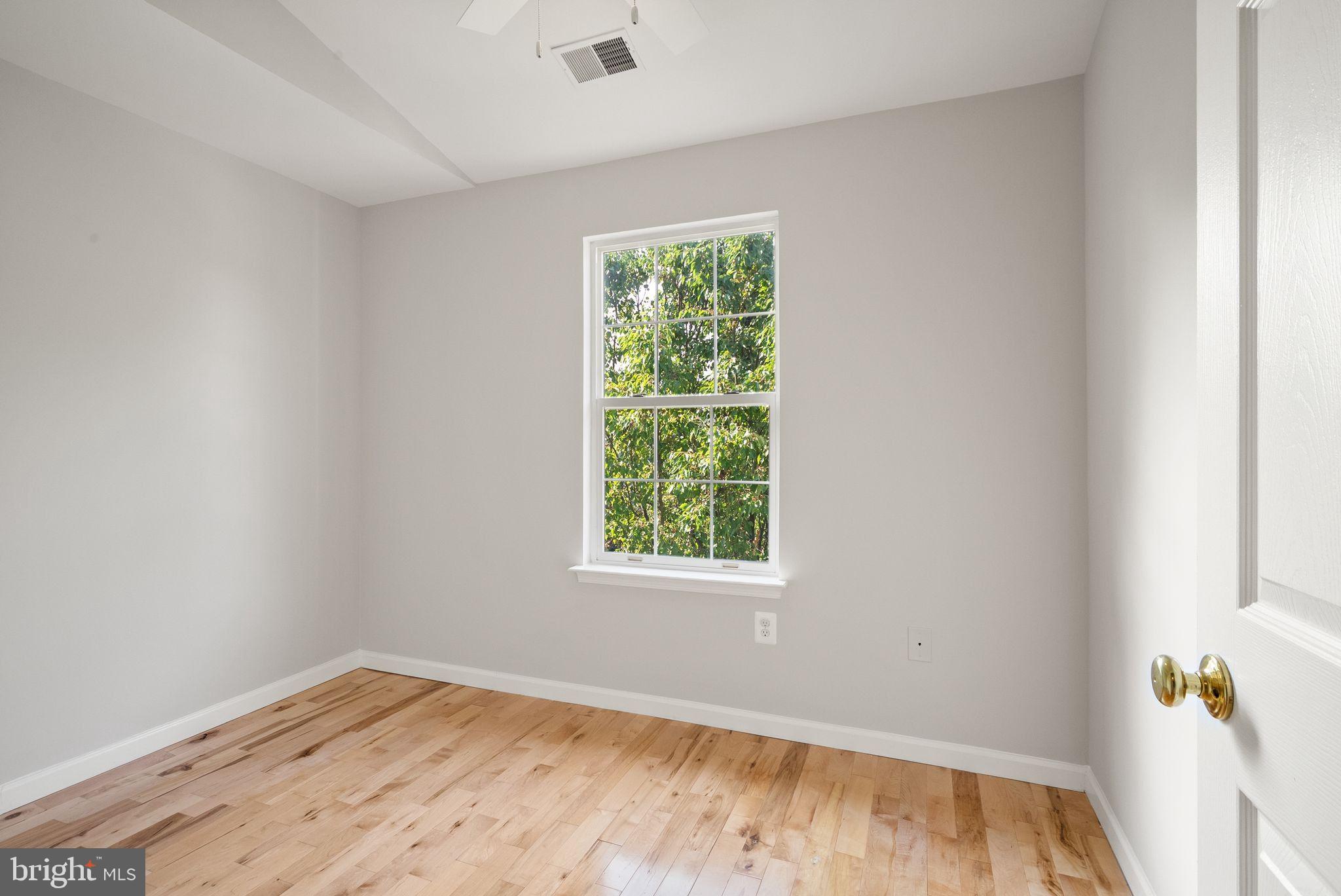 ASHBURN FARM - Residential