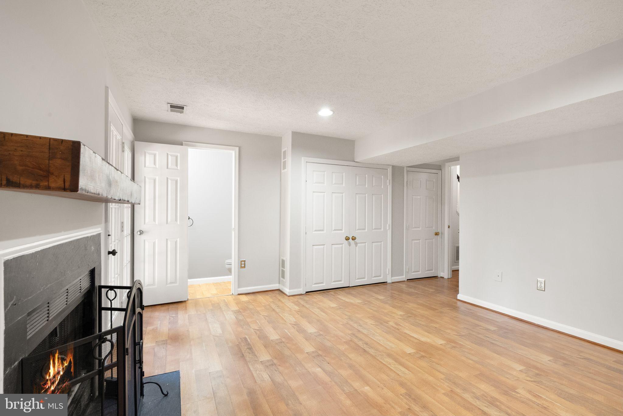 ASHBURN FARM - Residential