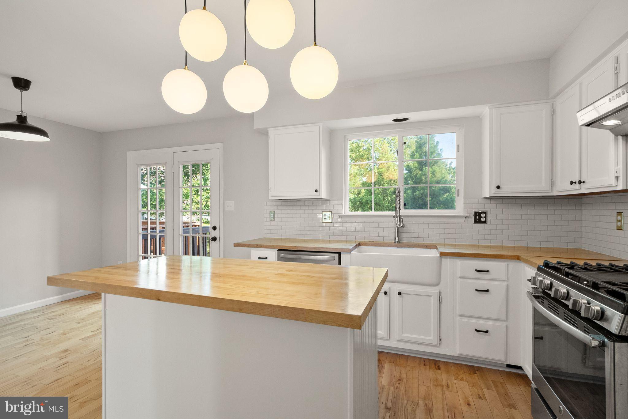 ASHBURN FARM - Residential