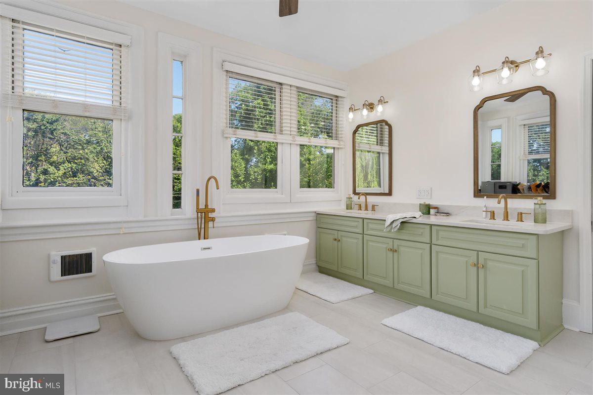 OAK HILL - Residential