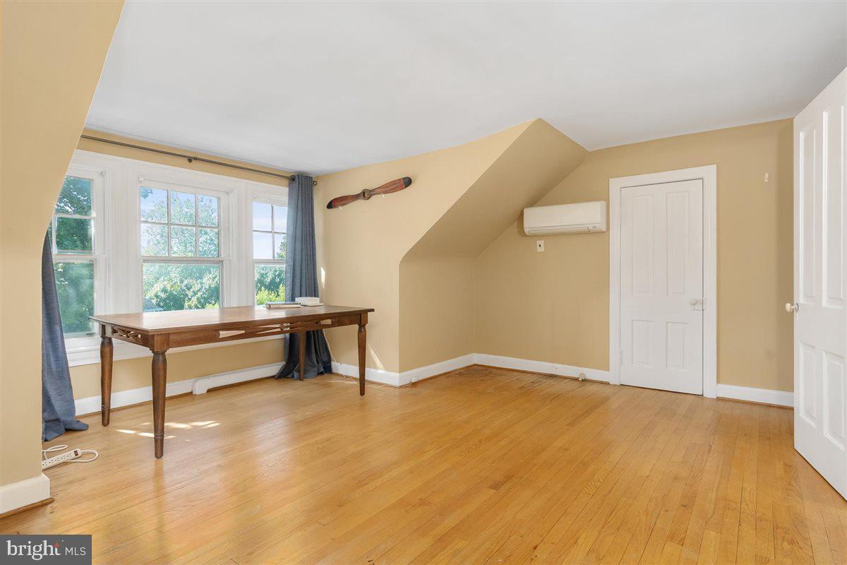 OAK HILL - Residential