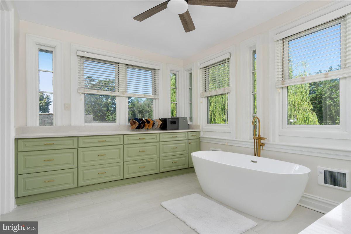 OAK HILL - Residential