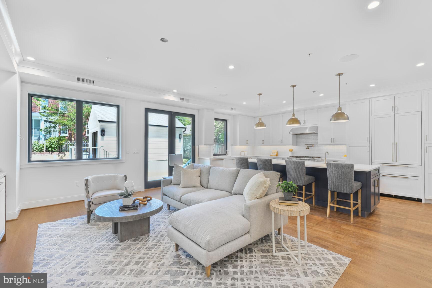 CHEVY CHASE - Residential