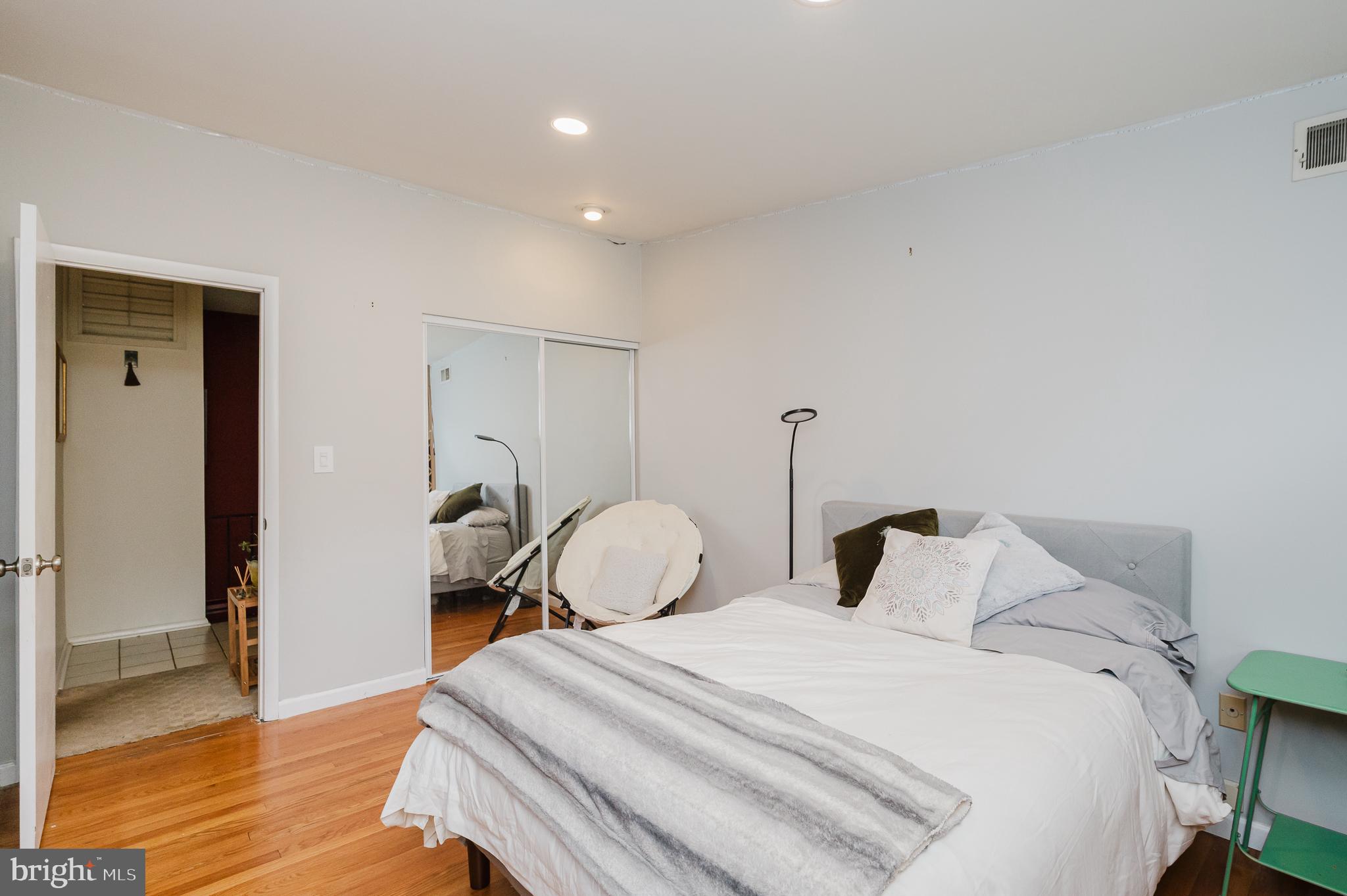 MIDFIELD - Residential