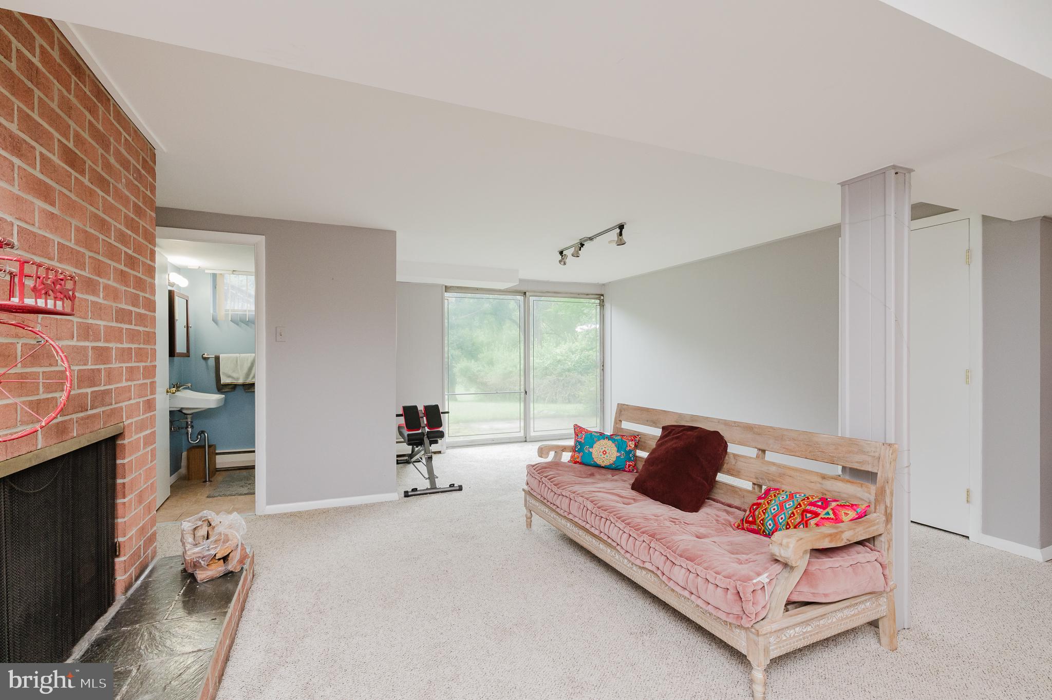 MIDFIELD - Residential