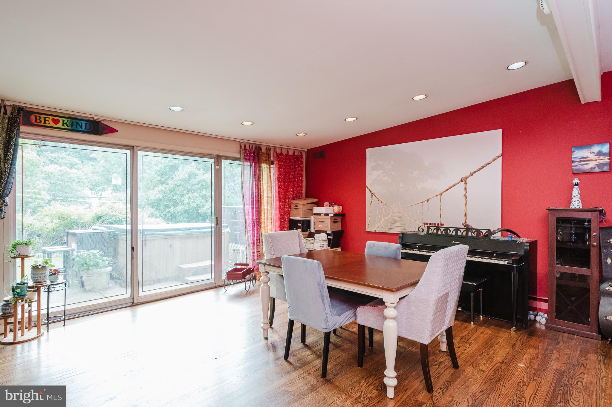 MIDFIELD - Residential