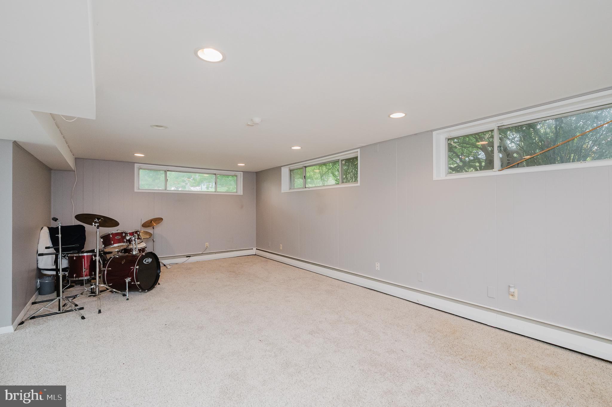 MIDFIELD - Residential