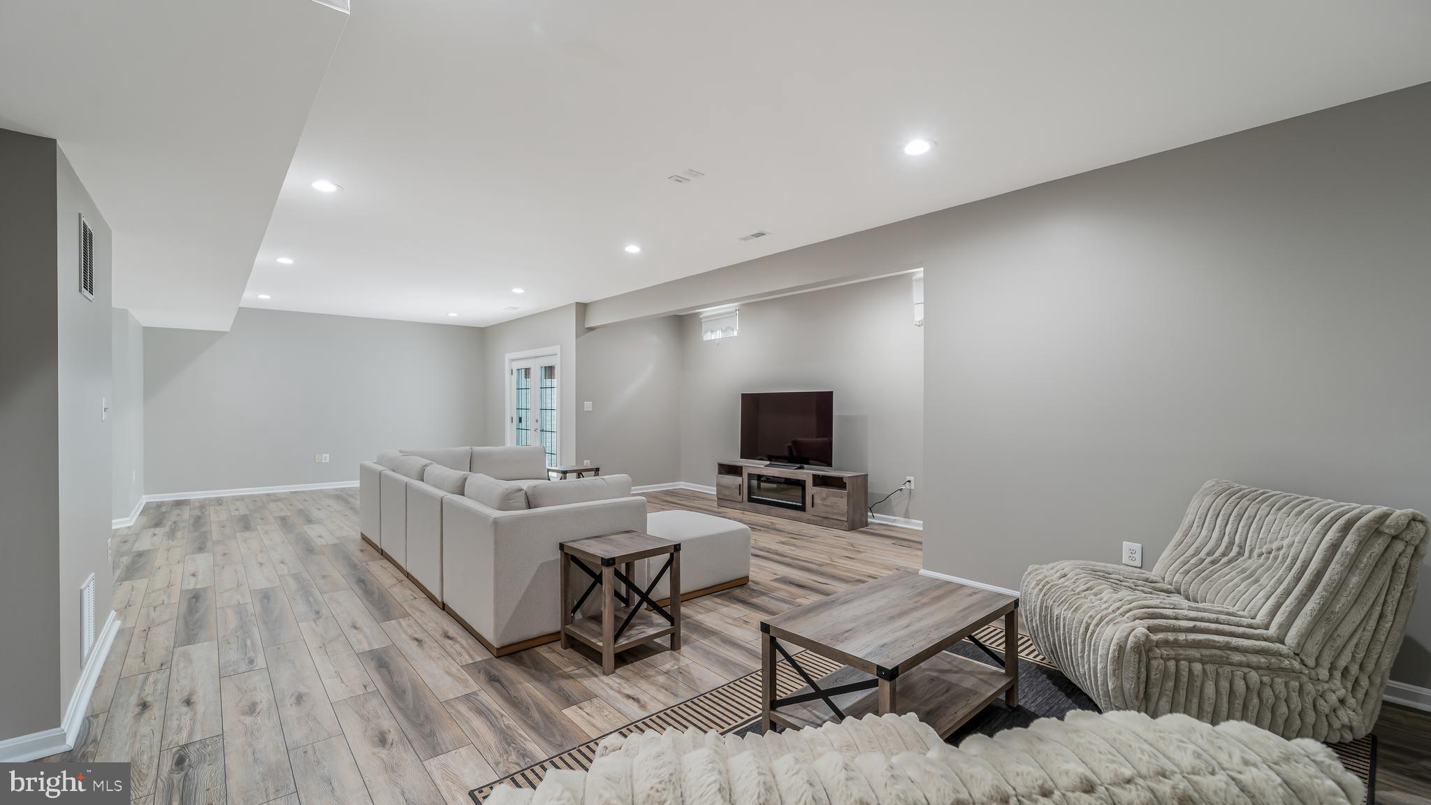 WHITE OAKS ESTATES - Residential