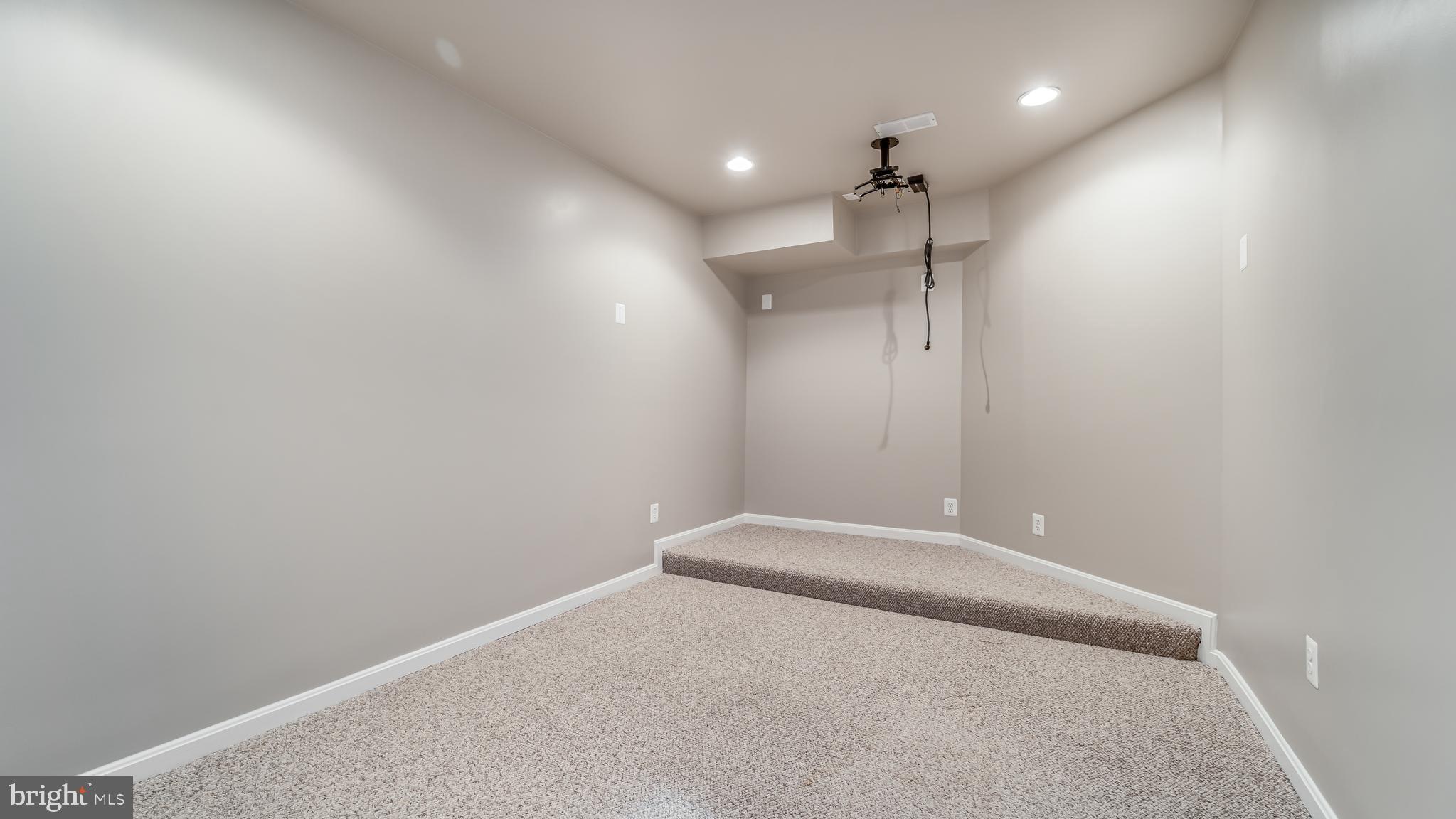 WHITE OAKS ESTATES - Residential