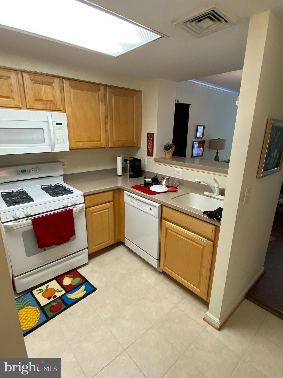 LEXINGTON SQUARE - Residential Lease