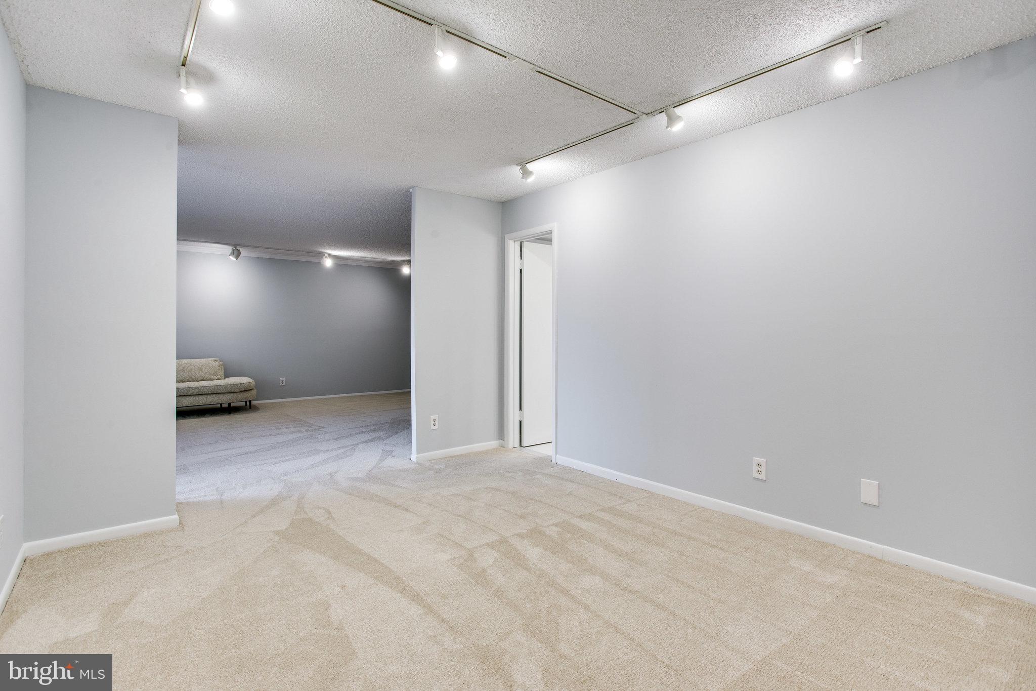 REGENCY AT MCLEAN - Residential Lease