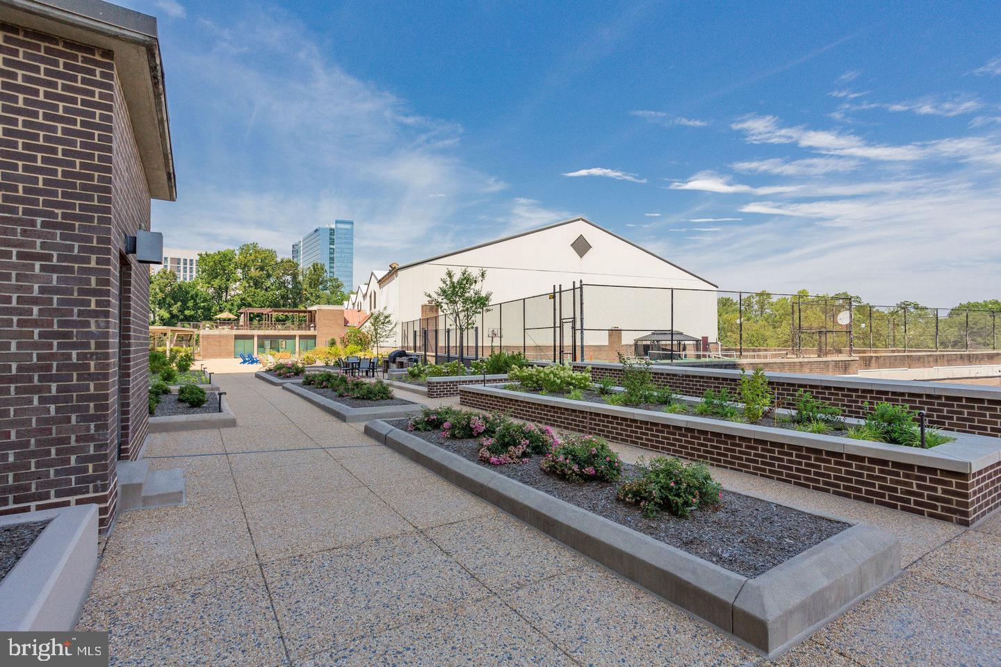 REGENCY AT MCLEAN - Residential Lease
